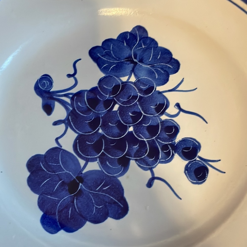 Vietri Italian PV Pottery Blue Grapes UVA Salad Plate 8" - Picture 6 of 7